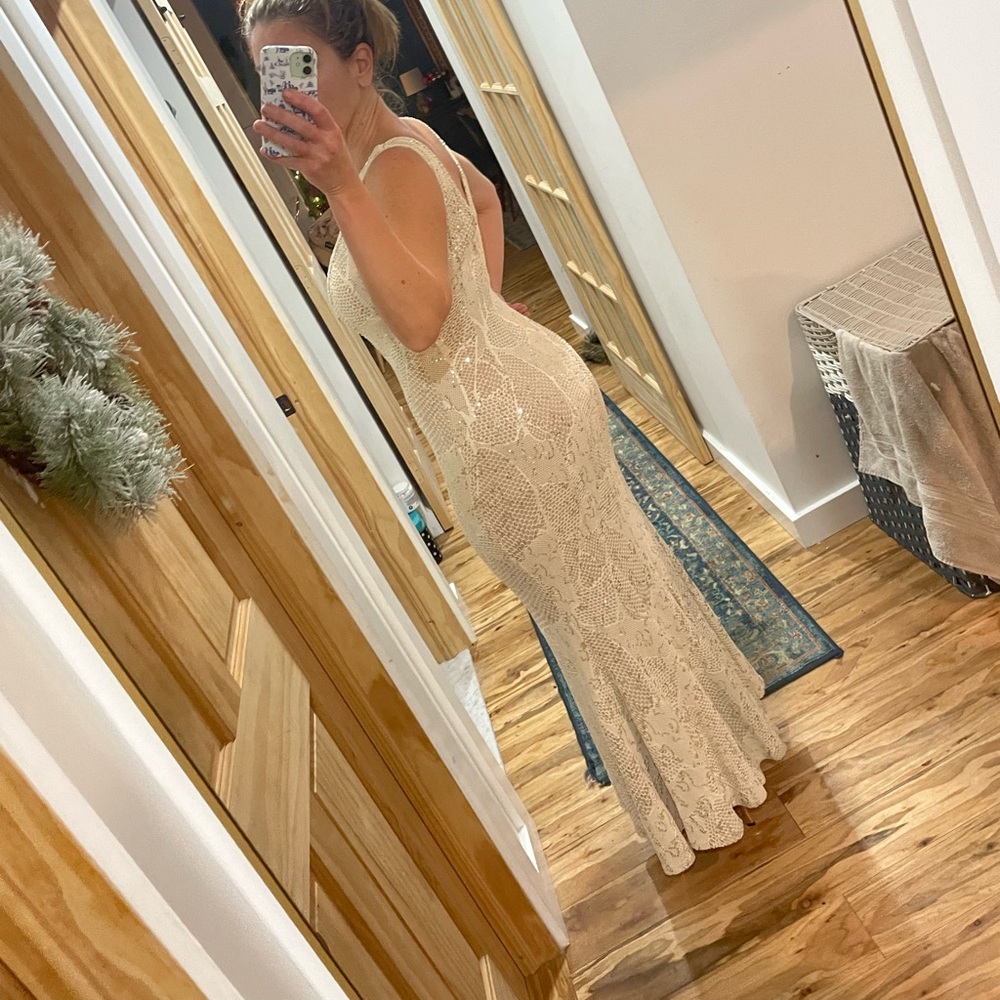 White lace maxi dress - Picture 2 of 3
